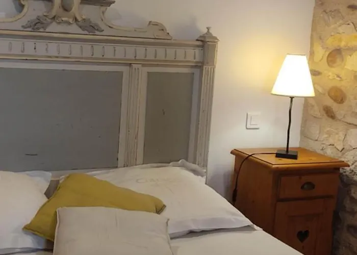 Séjour chez l'habitant De Lou Mas Savasse
